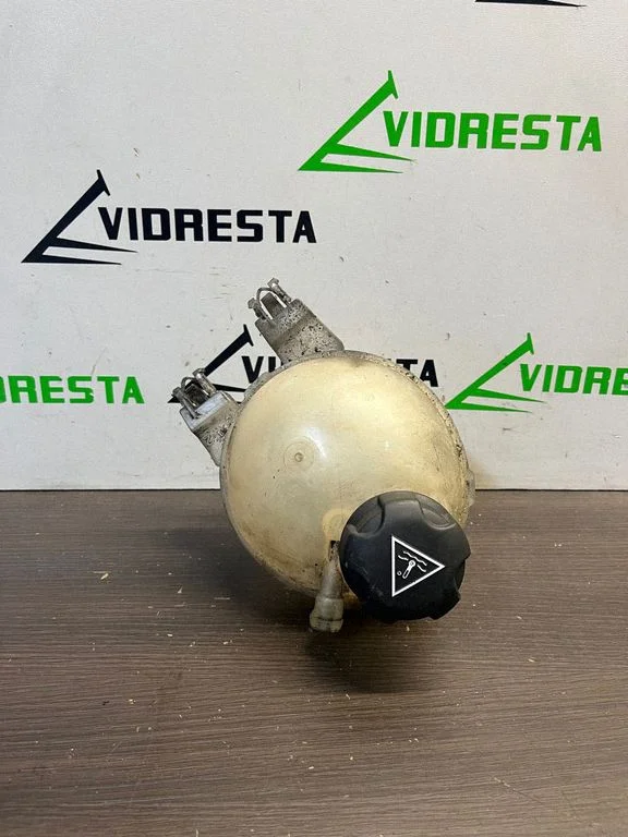 Jahutusvedeliku paisupaak 9800777280