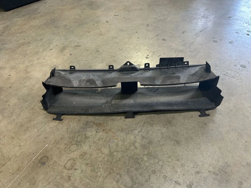 Intercooler air guide/duct channel JX7B8312A