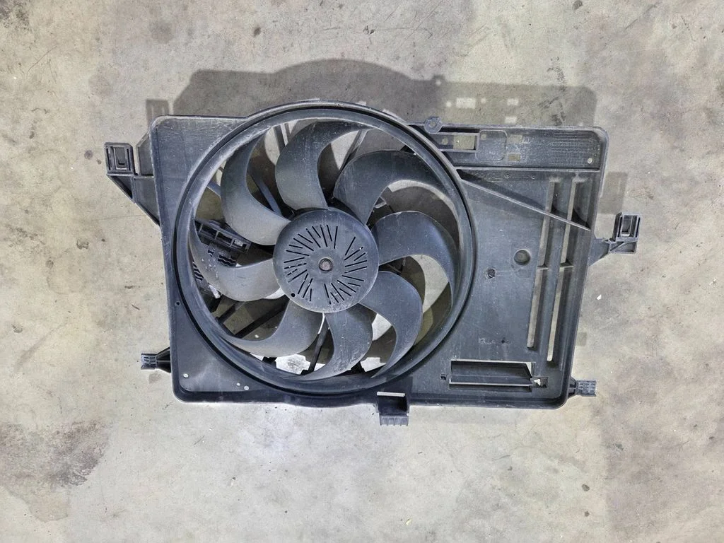 Radiaatori ventilaatori difuusor DV618C607AD