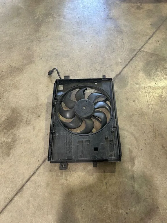 Radiaatori ventilaatori difuusor 8240643