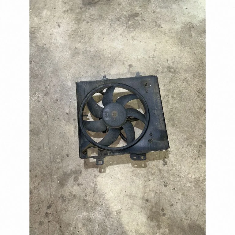 Radiaatori ventilaatori difuusor AD1264M143131