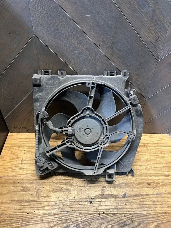 Radiator cooling fan shroud 3000268