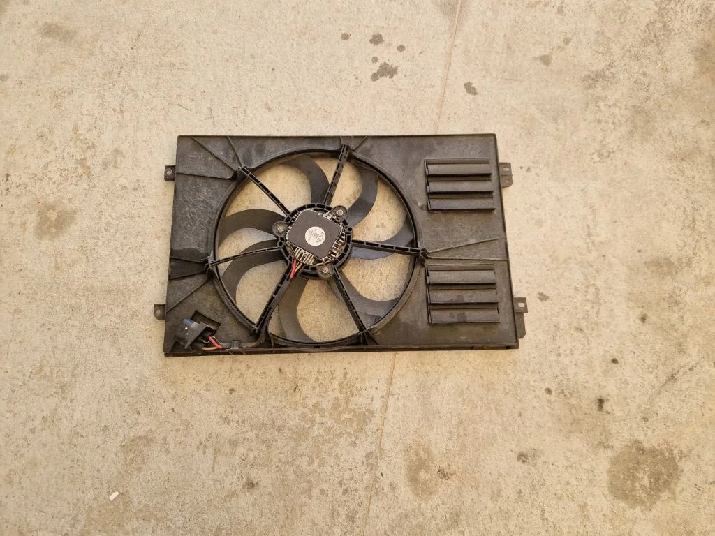 Radiator cooling fan shroud 1K0121205AC