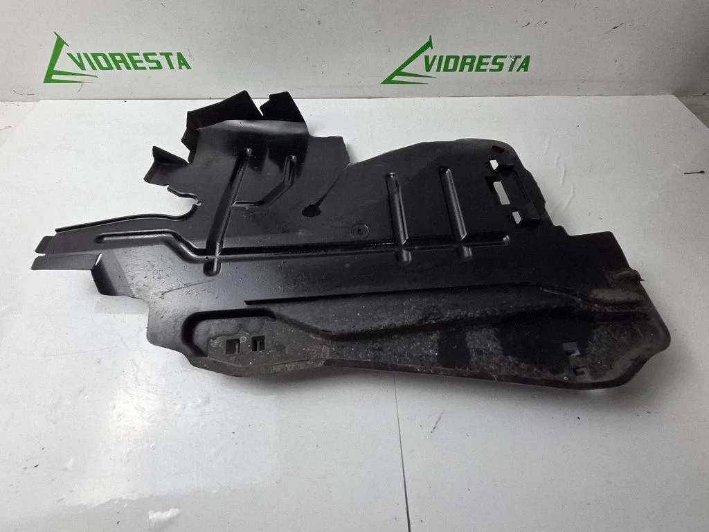 Intercooler air guide/duct channel 39145153
