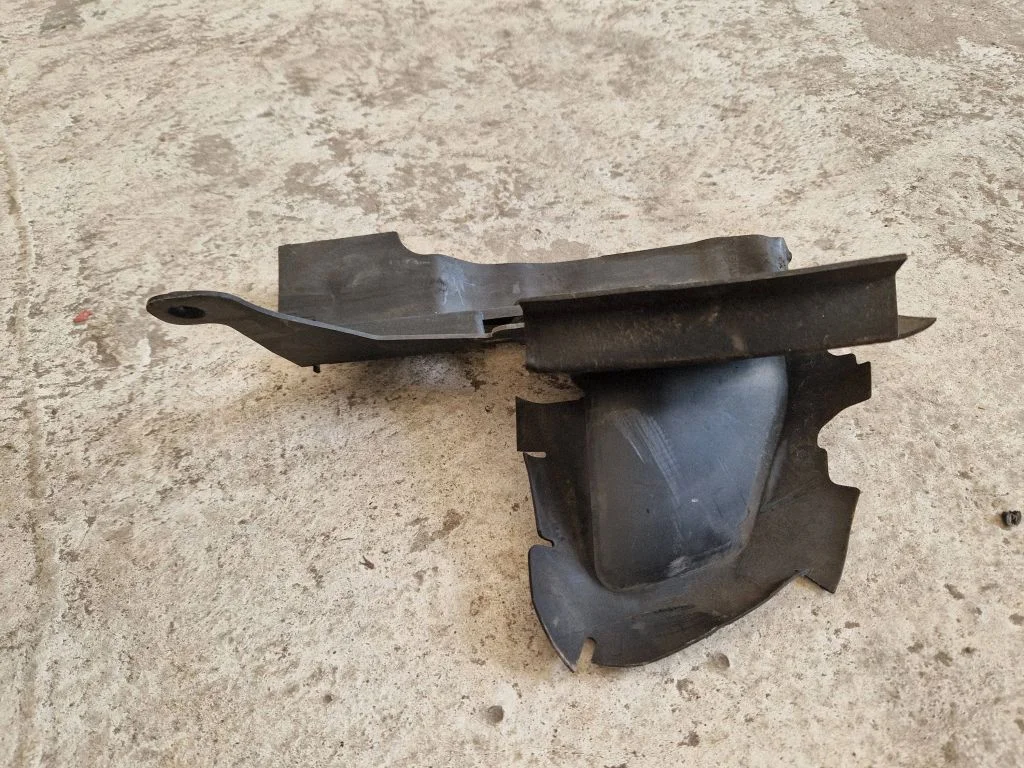 Intercooler air guide/duct channel 30796467