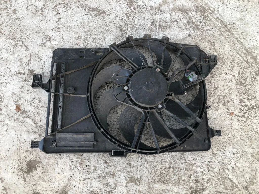 Elektriline radiaatori jahutusventilaator 8V618C607ED