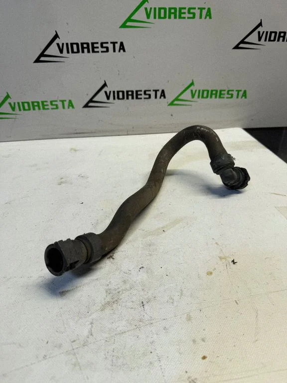 Coolant pipe/hose