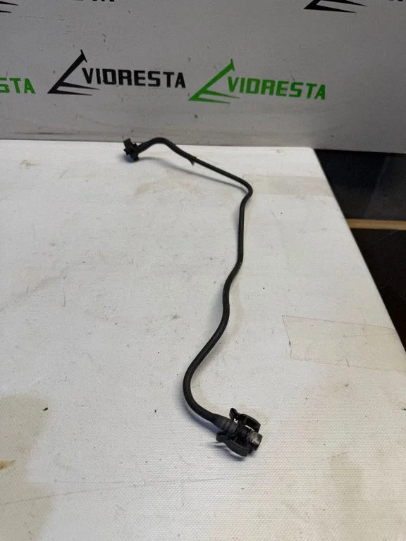 Coolant pipe/hose