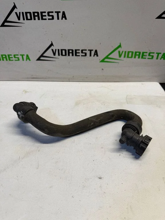 Coolant pipe/hose