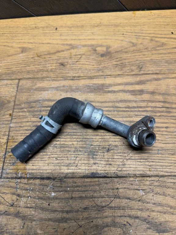 Coolant pipe/hose