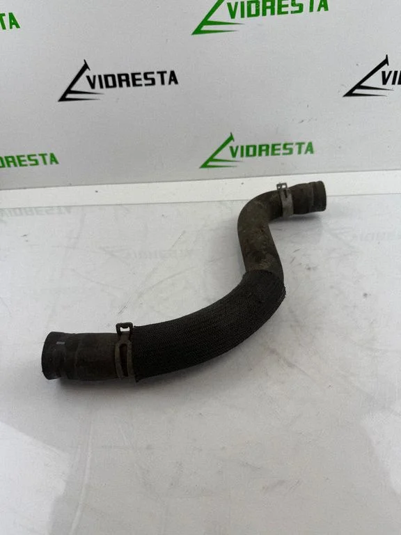 Coolant pipe/hose