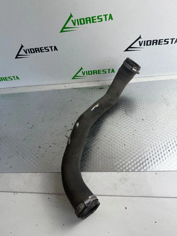 Jahutustoru(d)/-voolik(ud)