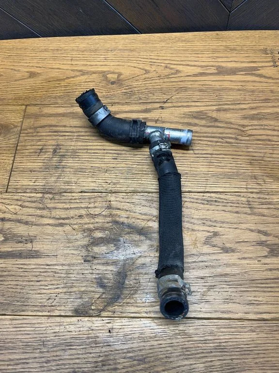 Coolant pipe/hose