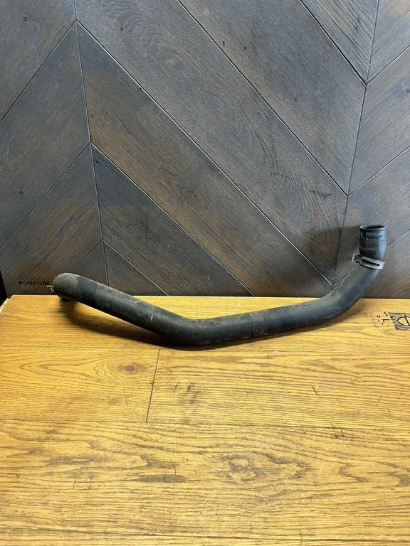 Coolant pipe/hose