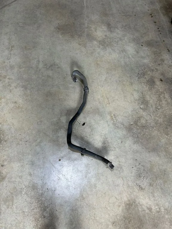 Coolant pipe/hose