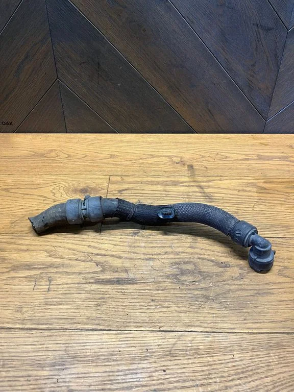 Coolant pipe/hose