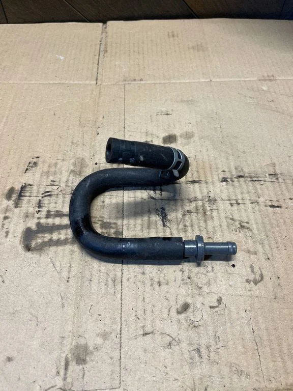 Coolant pipe/hose