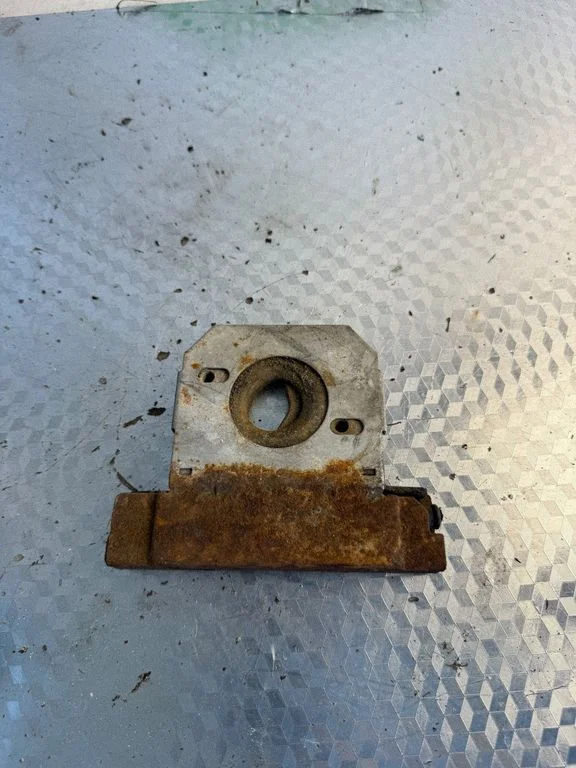 Engine cover (trim)