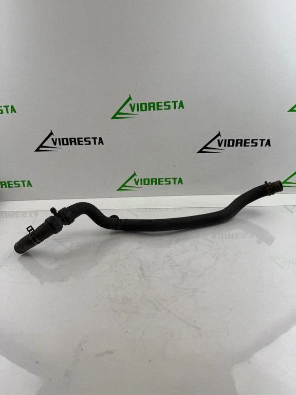 Coolant pipe/hose