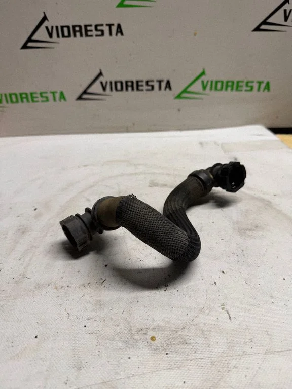 Coolant pipe/hose