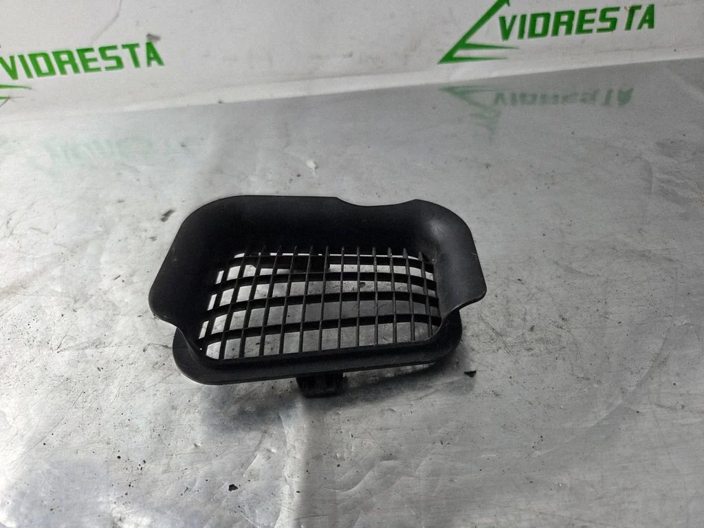 Air intake duct part – BMW 6 Series F06 Gran coupe (2012-2018)