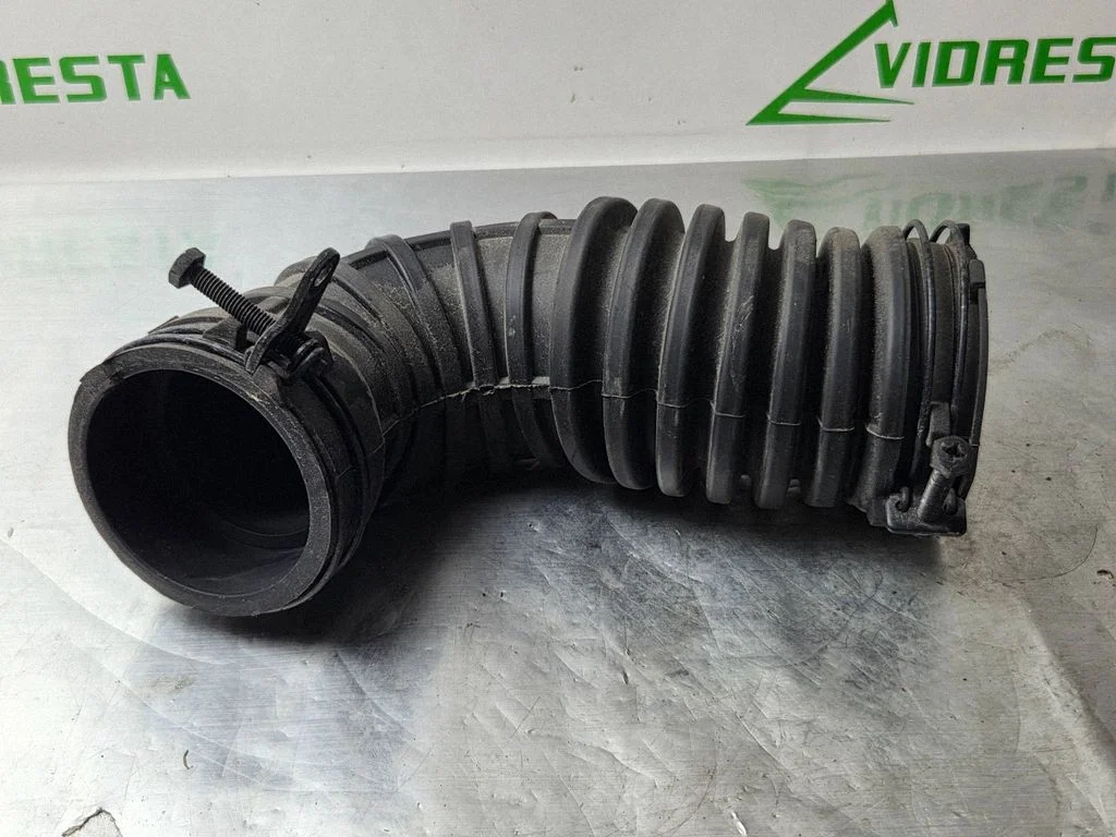 Air intake hose/pipe 28130Q0300