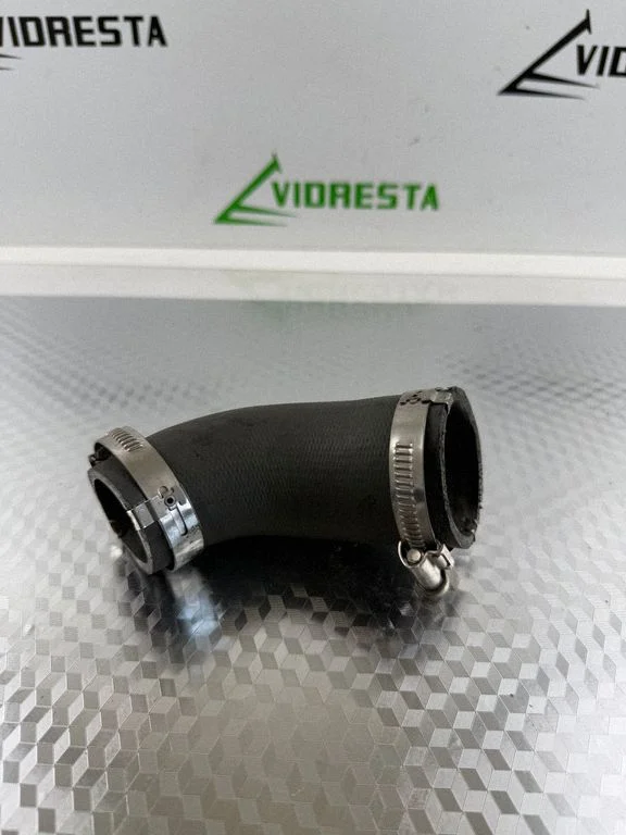 Air intake hose/pipe