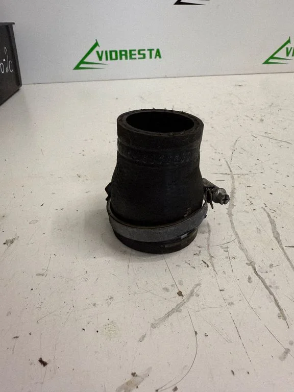 Air intake hose/pipe