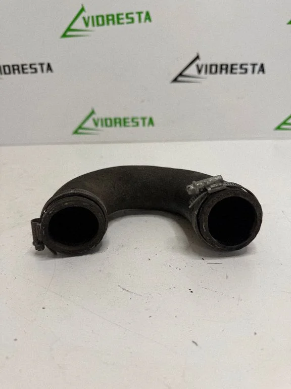 Air intake hose/pipe