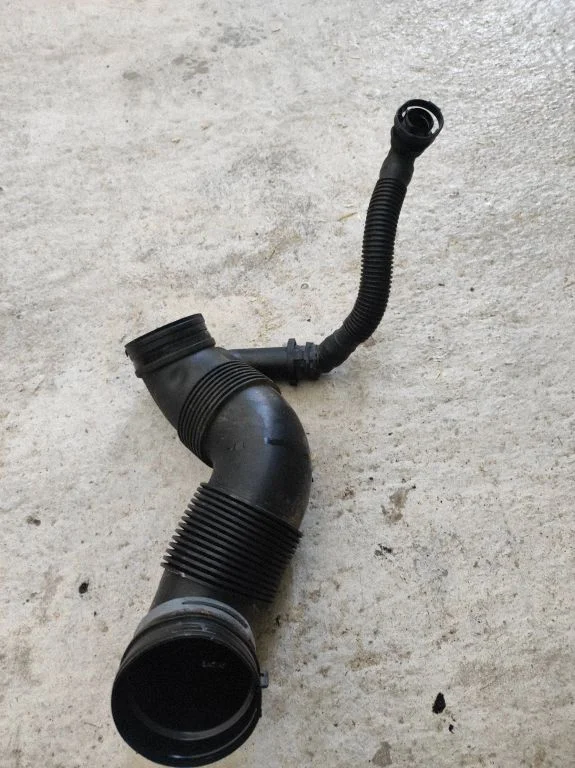 Air intake hose/pipe 3C0129654