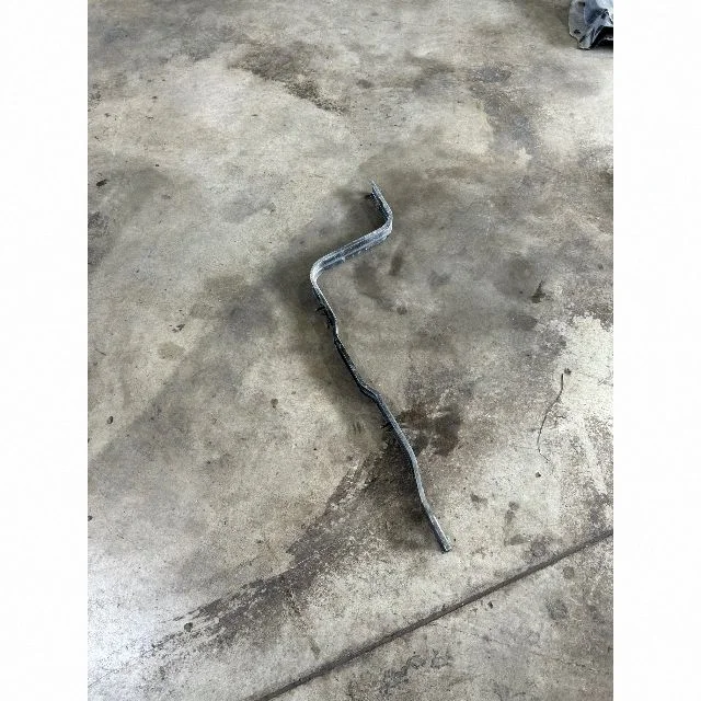Fuel tank mounting bracket 9813316880