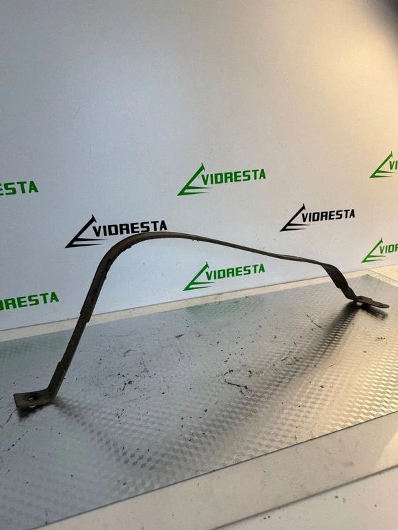 Kütusepaagi kinnitusklamber (-klambrid)