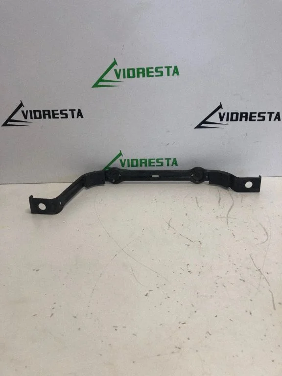 Fuel tank mounting bracket 174066781R