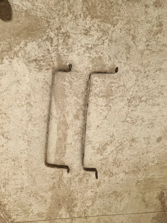 Kütusepaagi kinnitusklamber (-klambrid)