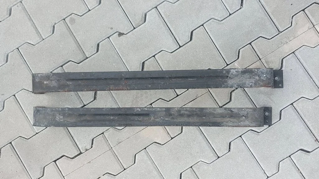 Mocowanie zbiornika paliwa 04809755