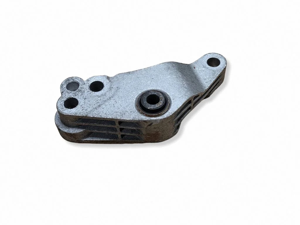 Engine mount bracket 9826468580