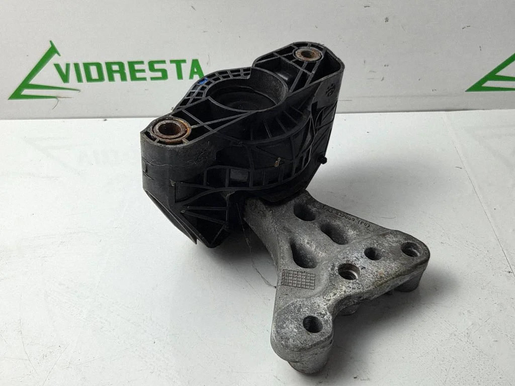 Engine mount bracket 9676771080
