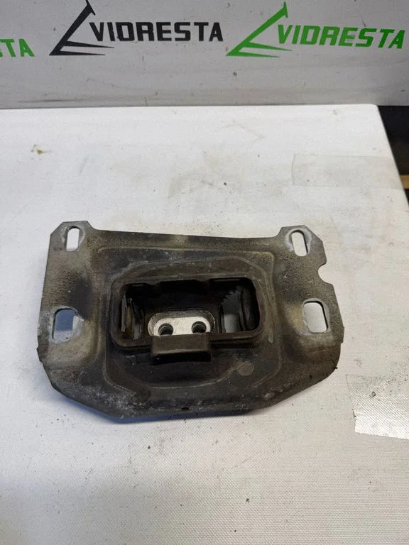 Engine mount bracket 9807420880B