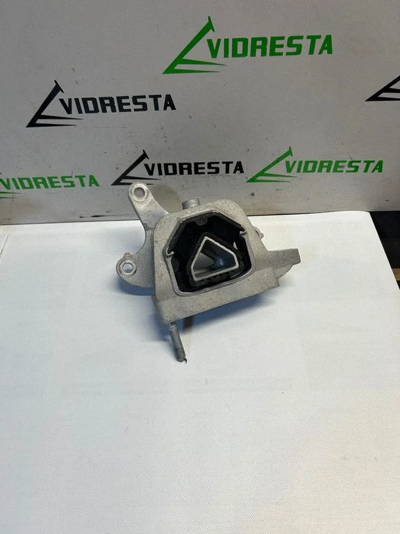 Engine mount bracket 9826551380