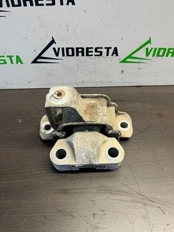 Engine mount bracket 51855515