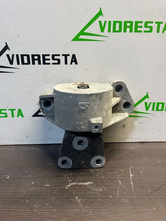 Engine mount bracket 00518554840