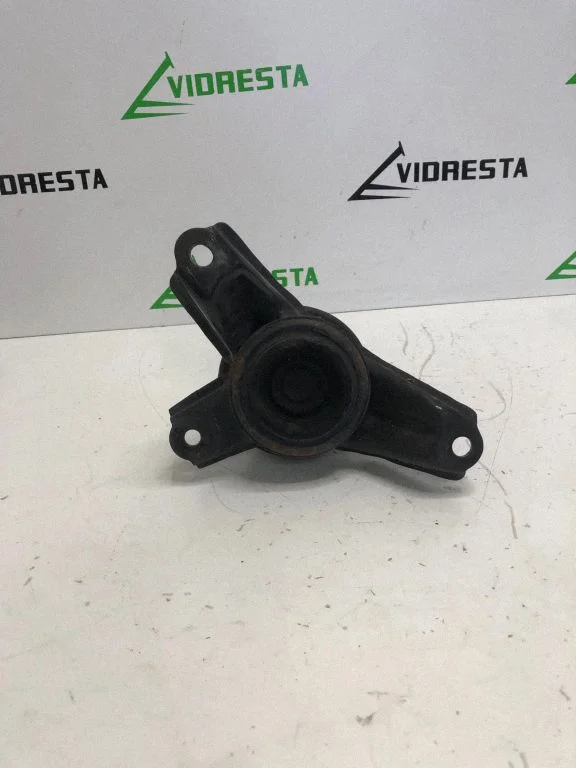 Engine mount bracket 10J17A01102
