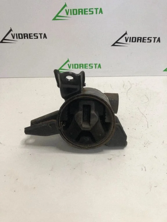 Engine mount bracket