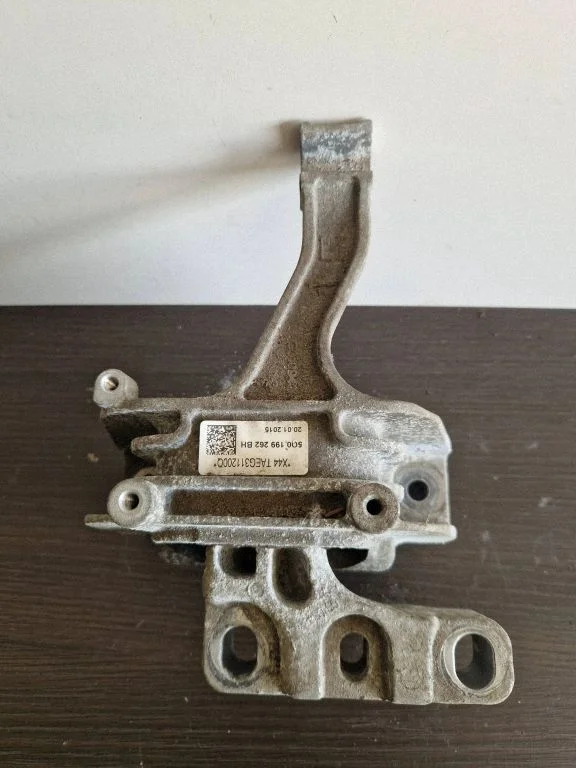 Engine mount bracket 5Q0199262BH