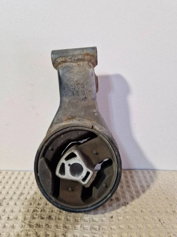 Engine mount bracket 13248630