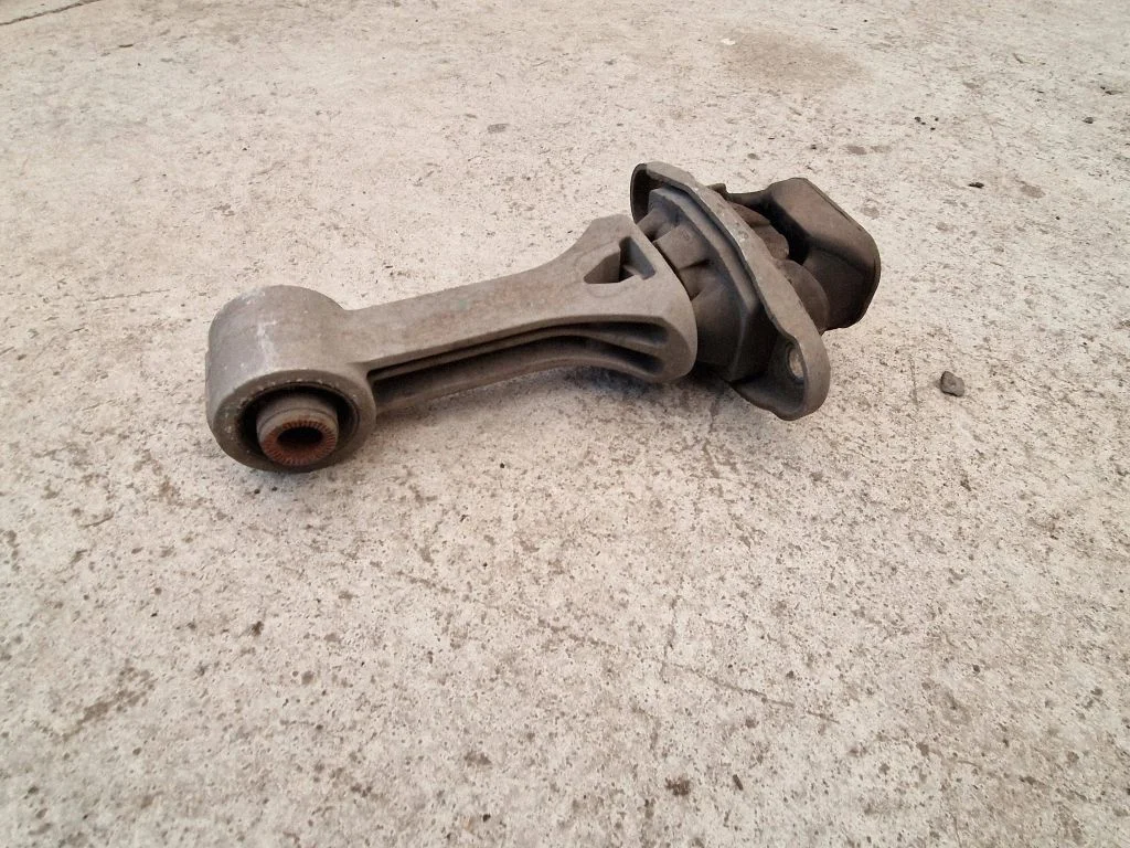 Engine mount bracket – Hyundai i20 Active (2016-2021)
