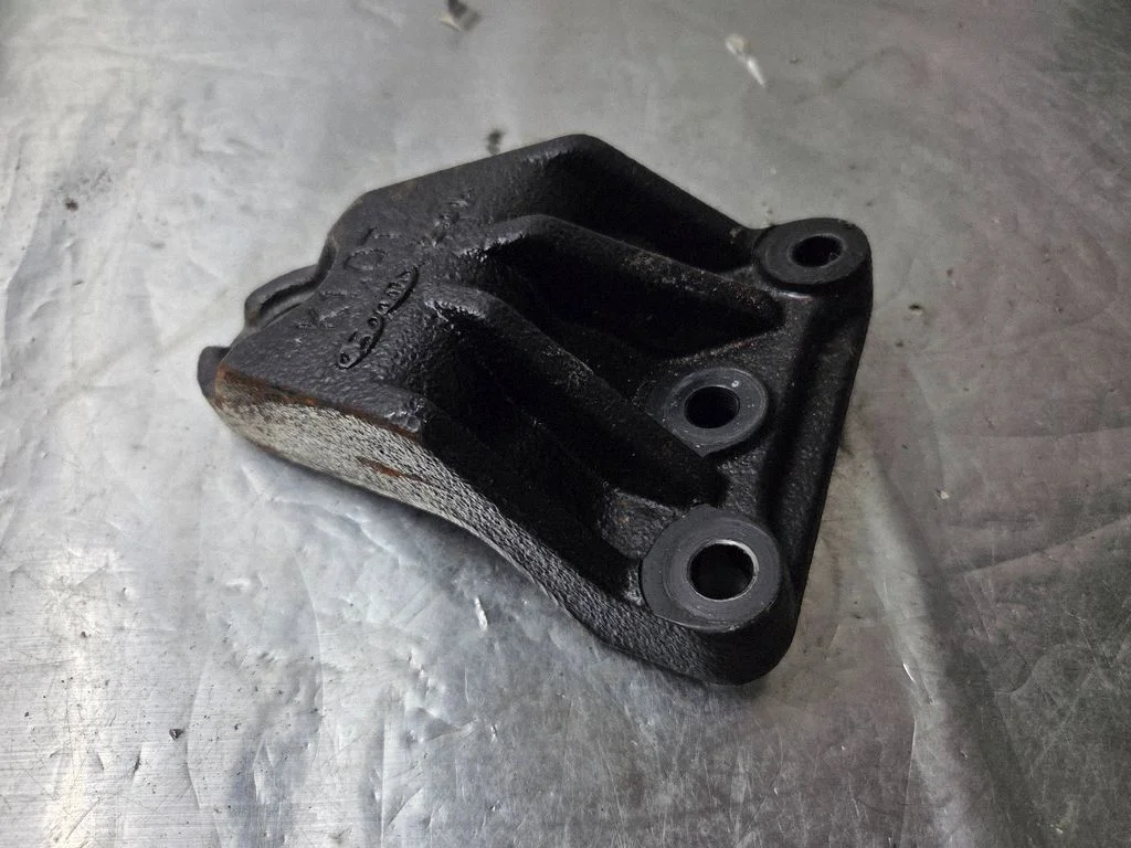 Engine mounting bracket FCD450