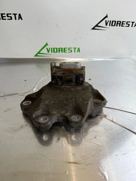 Mootori kinnituskronstein 326F29F