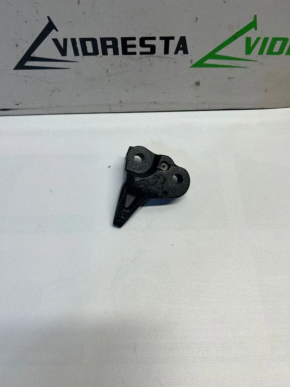 Engine mounting bracket – Peugeot 208 II (2019-)