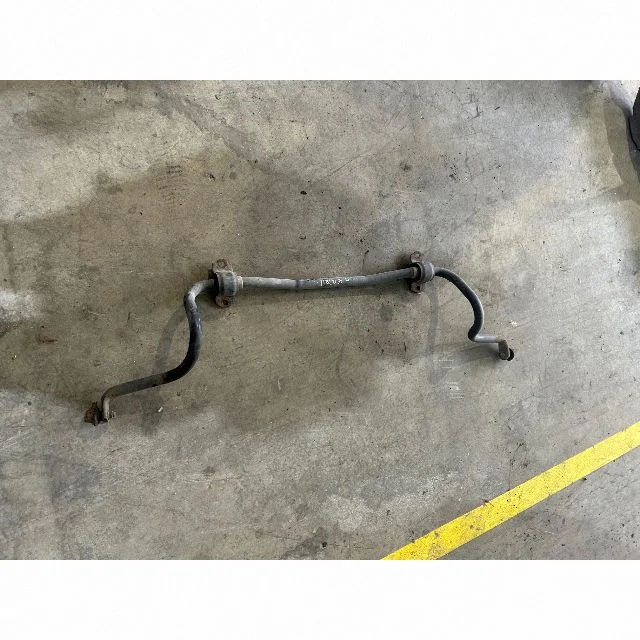 Front anti-roll bar/sway bar L523